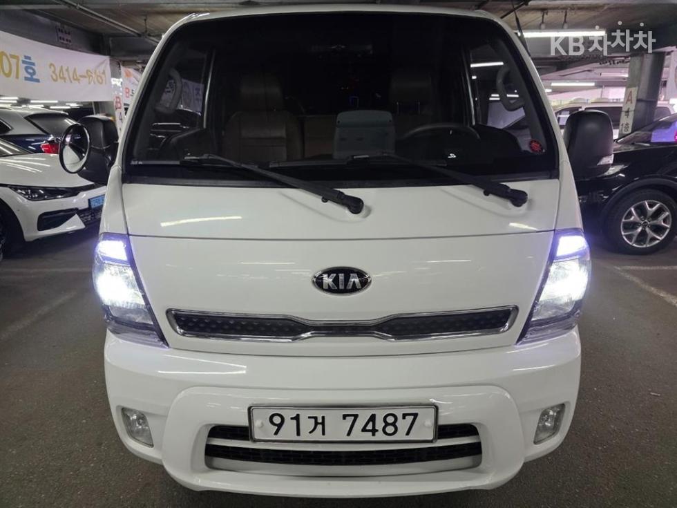 2017 - kia bongo iii