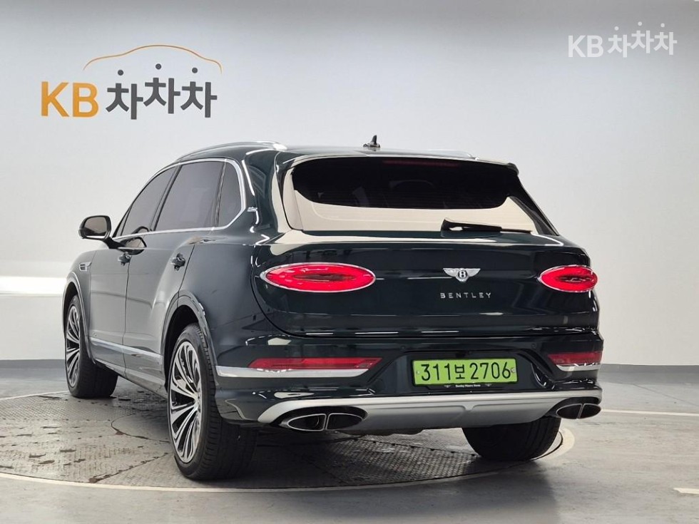 2024 Bentley Used Car photo
