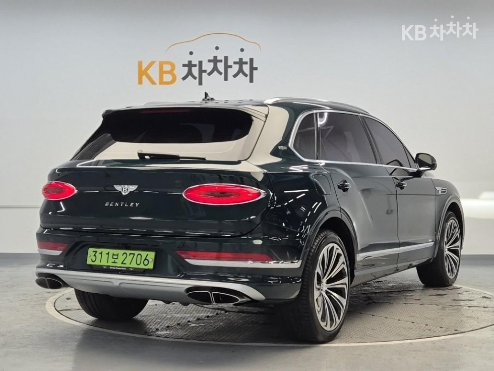 2024 Bentley Used Car photo