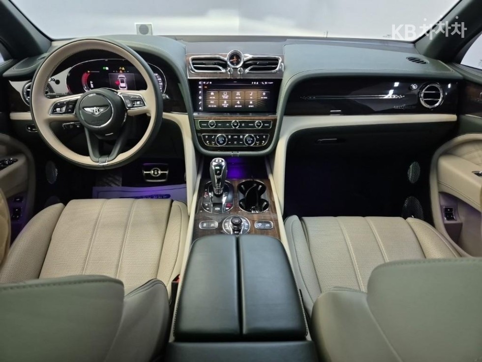 2024 Bentley Used Car photo