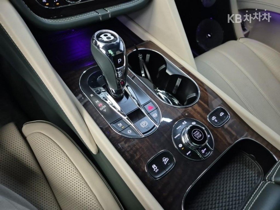 2024 Bentley Used Car photo