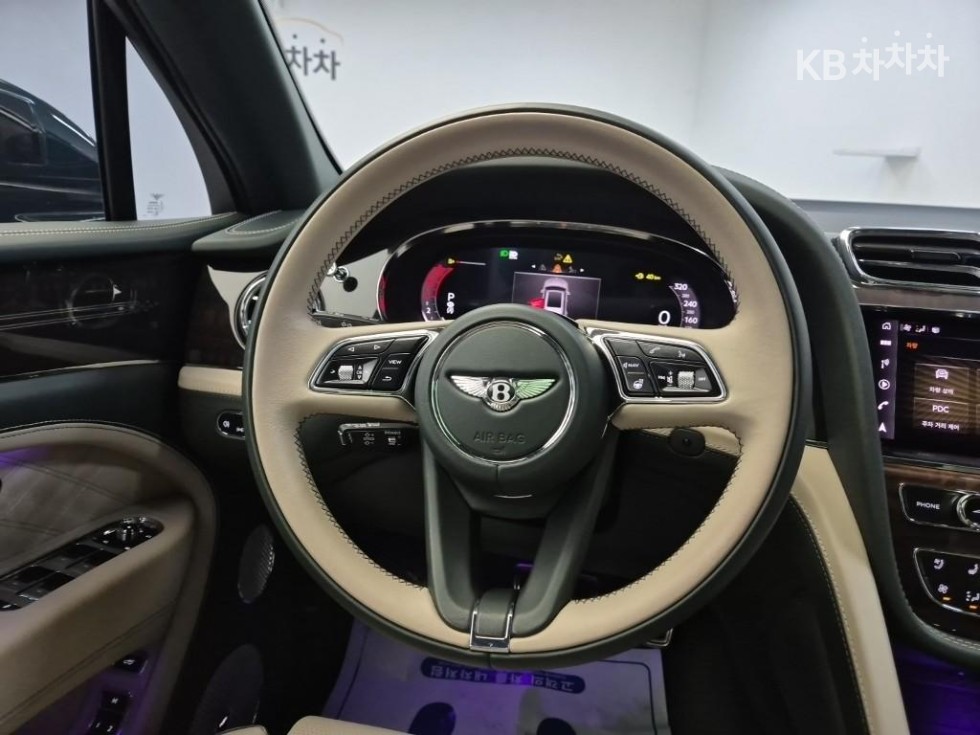 2024 Bentley Used Car photo