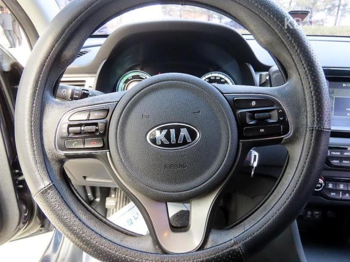 Kia Niro 1.6 Luxury 9