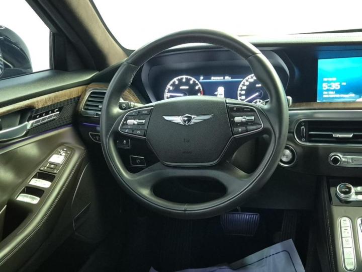 Genesis G90 3.8 GDi AWD Premium Luxury 10