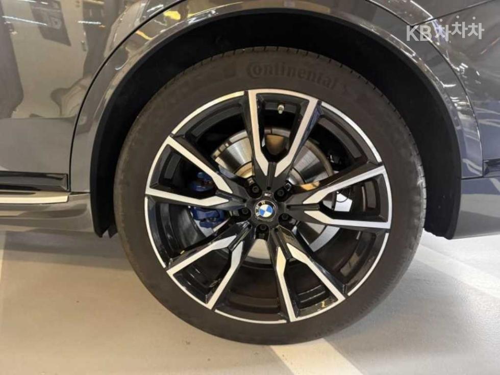 BMW X7 — miniaturë 3