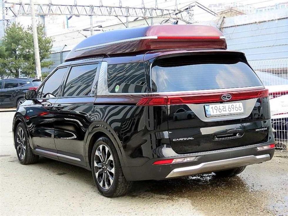 2022 - kia carnival