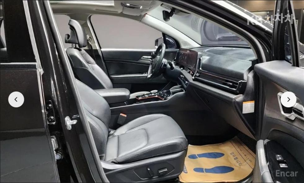 2023 - kia sportage