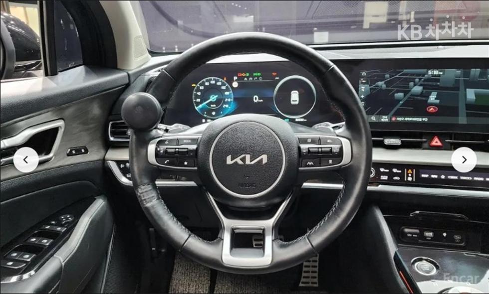 2023 - kia sportage