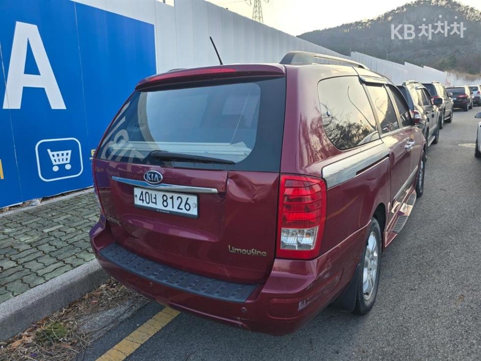 2011 - kia carnival