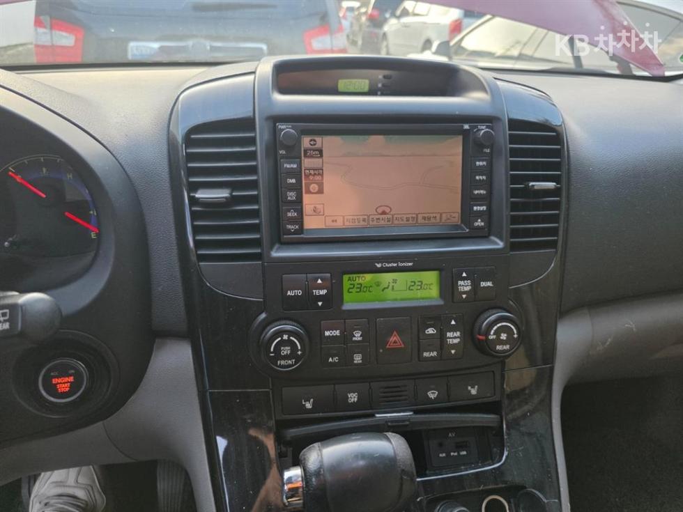 2011 - kia carnival