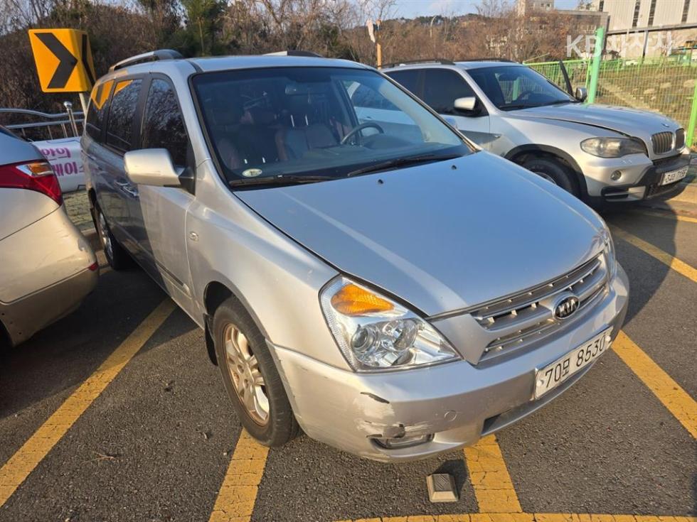2010 - kia grand carnival