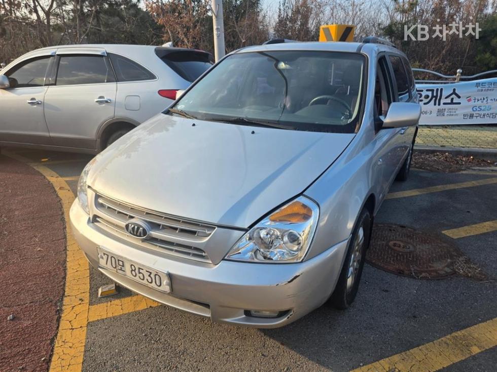 2010 - kia grand carnival