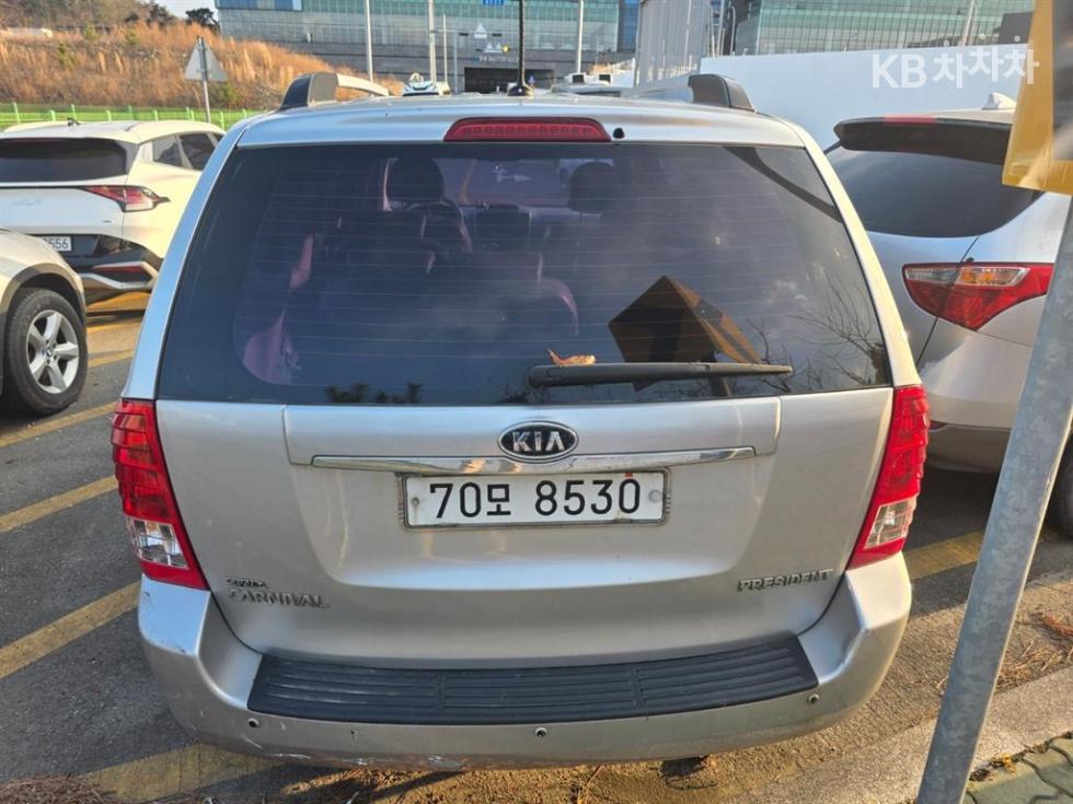 2010 - kia grand carnival