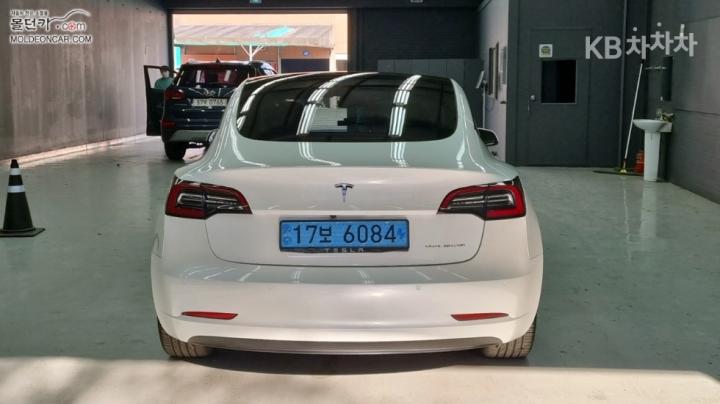 Tesla Model 3 Long Range 5
