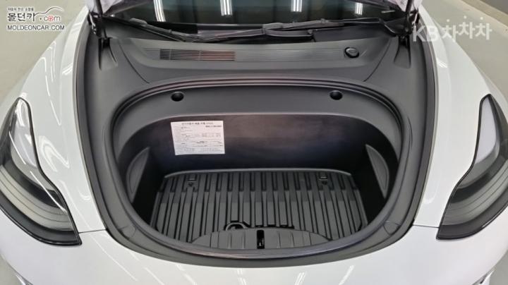 Tesla Model 3 Long Range 7