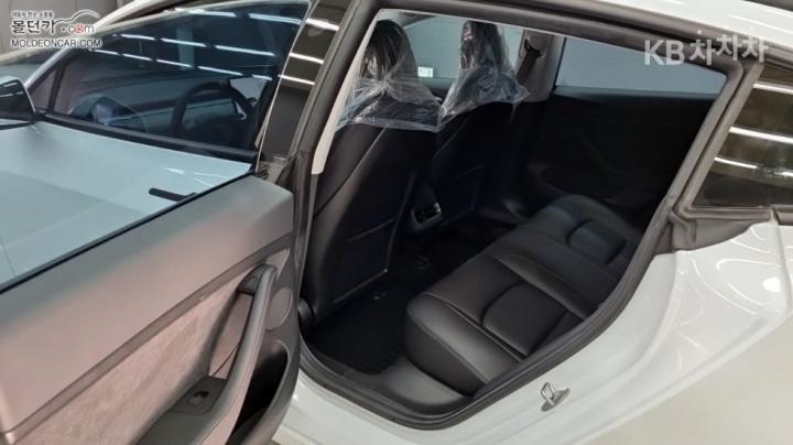 Tesla Model 3 Long Range 9