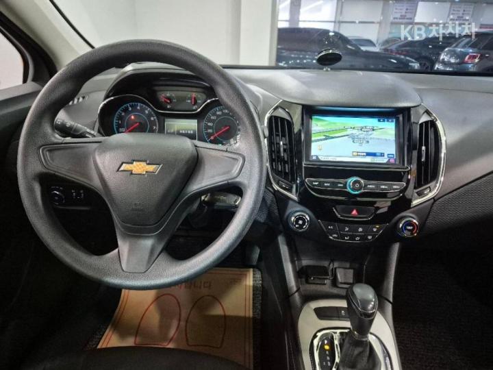 Chevrolet Cruze 1.4 Turbo LS 10