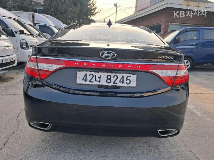 Hyundai Grandeur HG HG240 Luxury 4