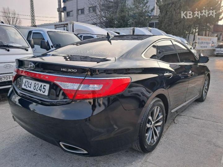 Hyundai Grandeur HG HG240 Luxury 5