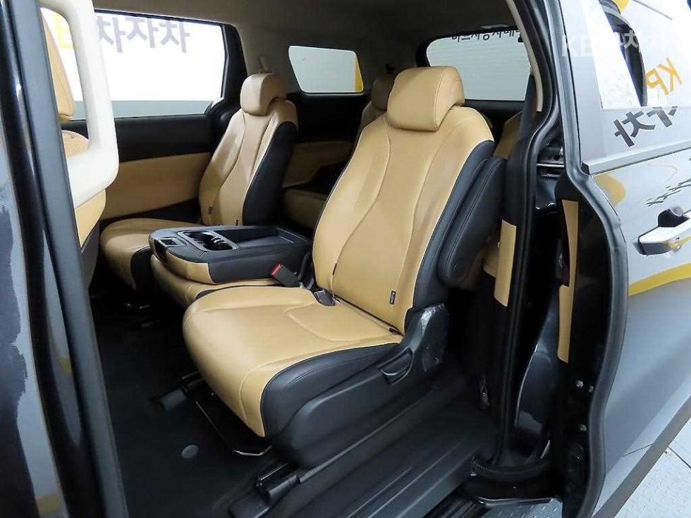 2023 - kia carnival