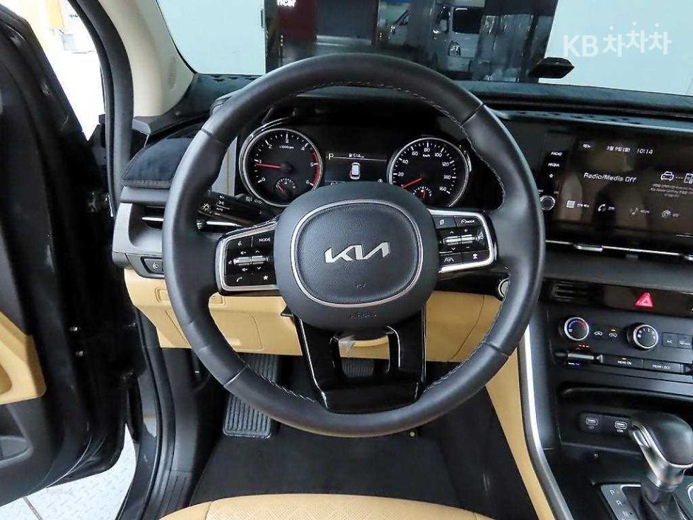 2023 - kia carnival