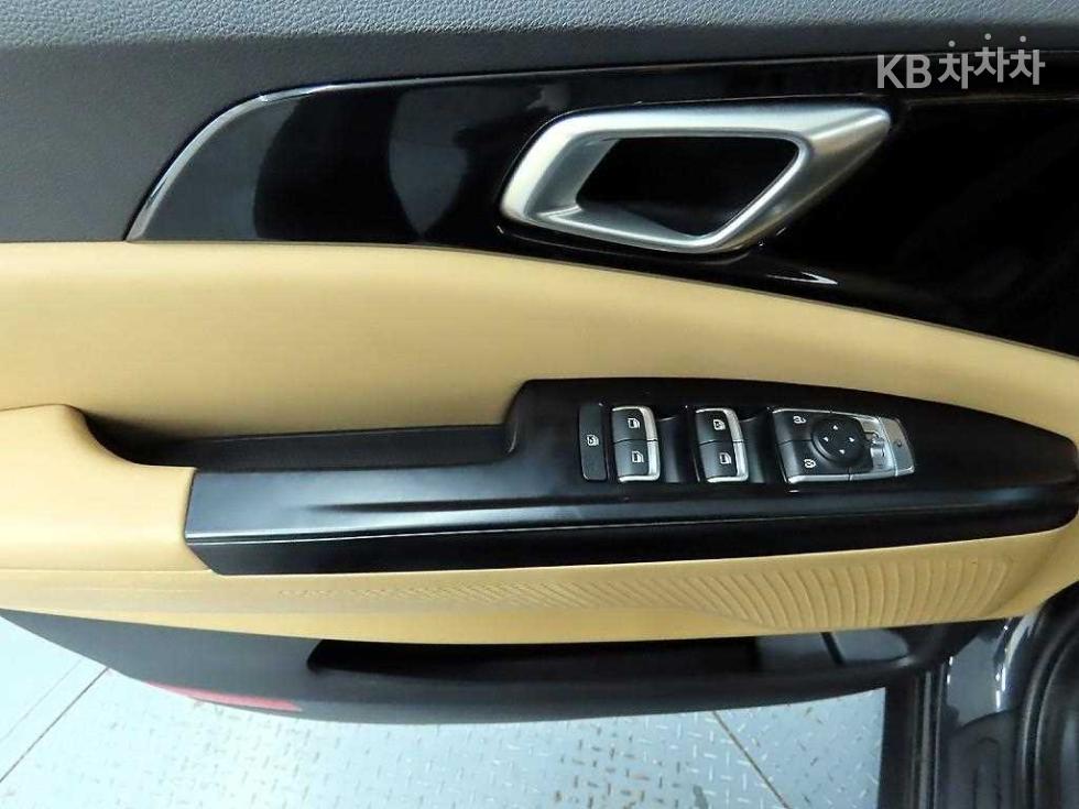 2023 - kia carnival