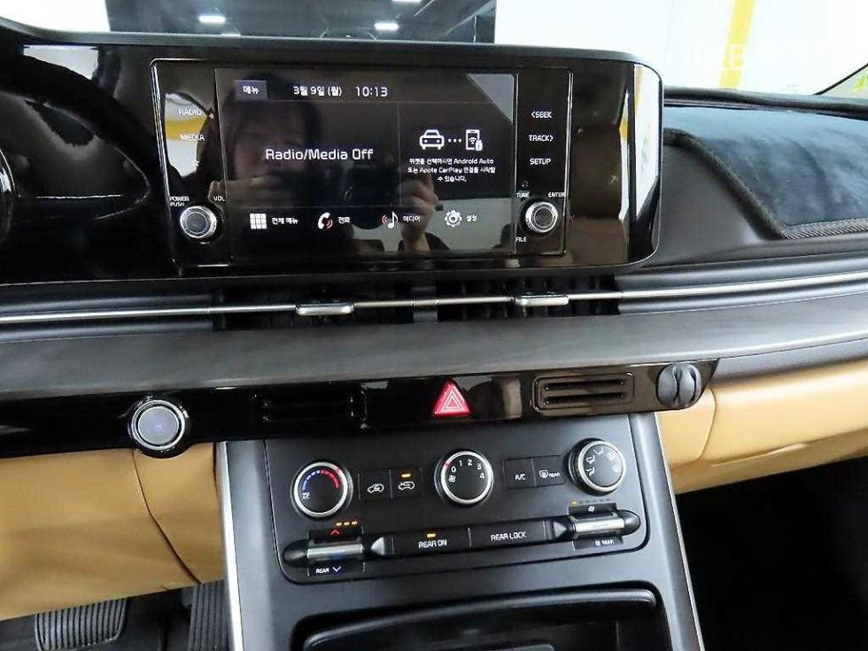 2023 - kia carnival