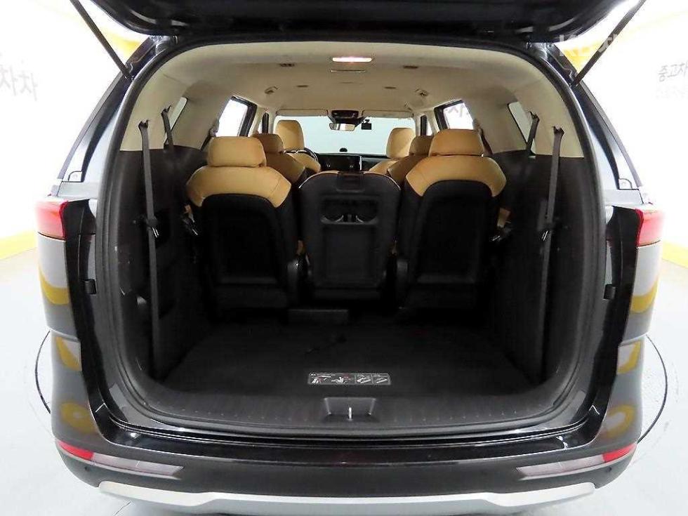 2023 - kia carnival