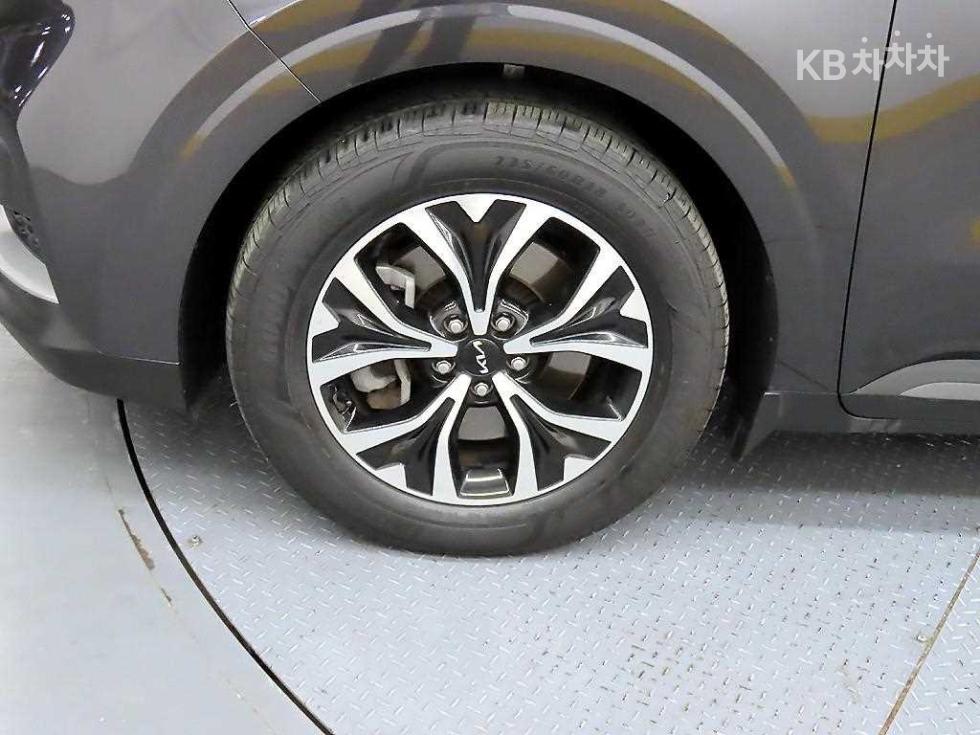2023 - kia carnival