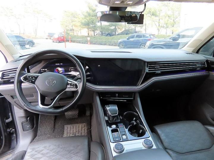 Volkswagen Touareg 3.0 TDI Prestige 8