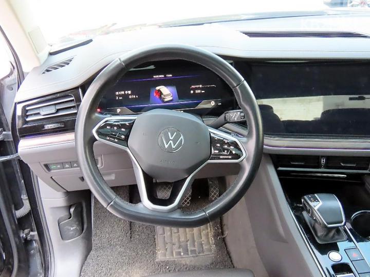 Volkswagen Touareg 3.0 TDI Prestige 9