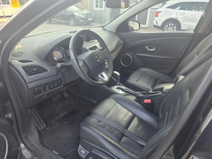 Renault SM3 Neo LE Base Type 5