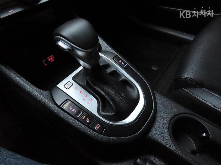 Kia K3 1.6 Gasoline Luxury 10