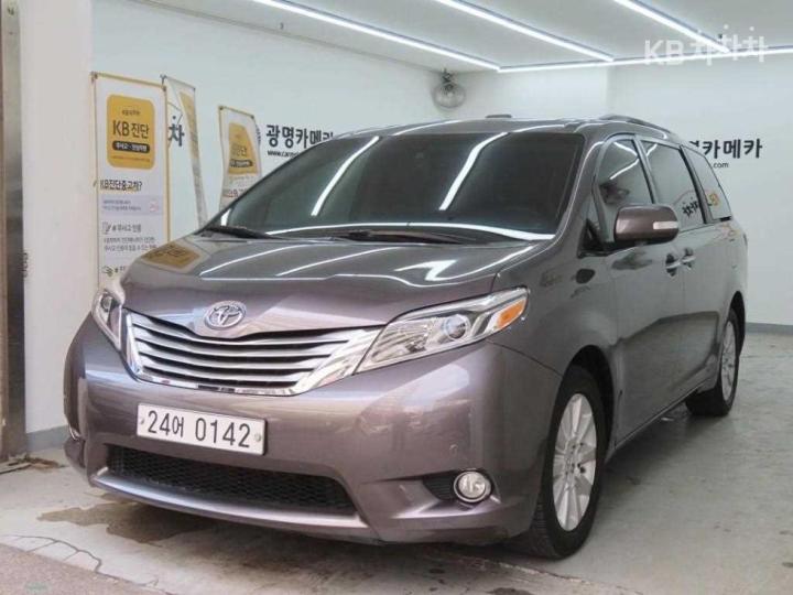 Toyota Sienna 3.5 AWD A/ T 3
