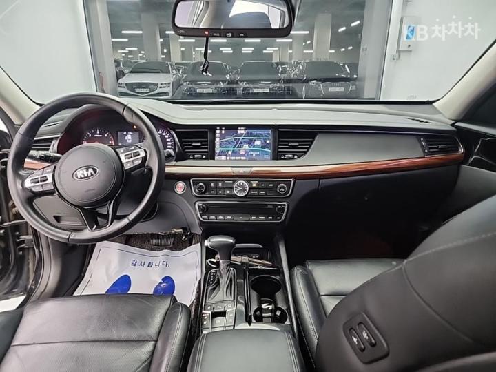Kia K7 2.2 Diesel Prestige 8