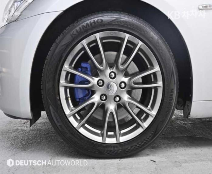 Infiniti G G37 Sedan S 6