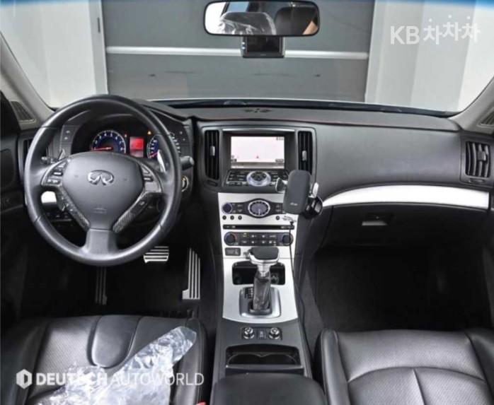 Infiniti G G37 Sedan S 8