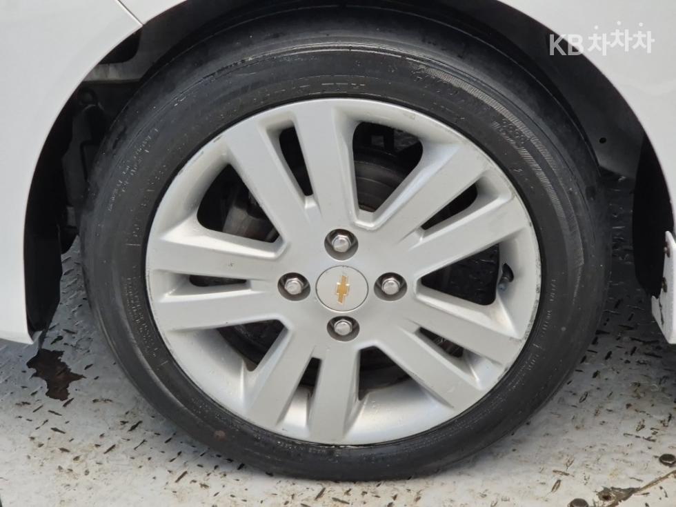 Chevrolet Spark — miniaturë 18