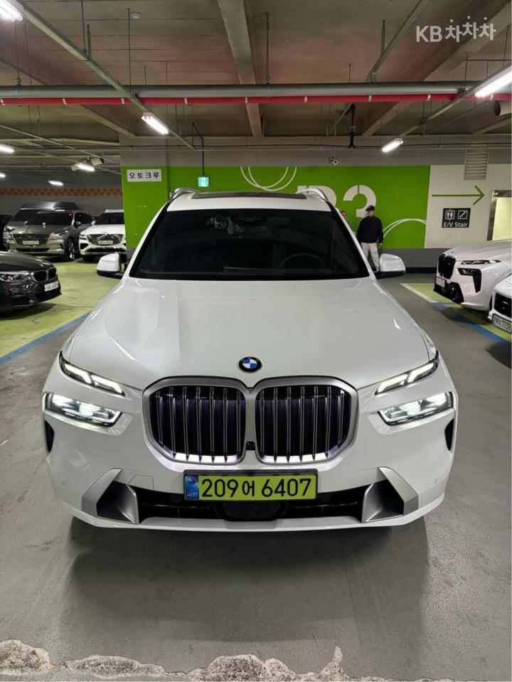 BMW X7 xDrive 40i — foto 1
