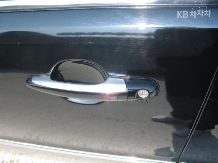 Kia Opirus Premium GH270 Special 9