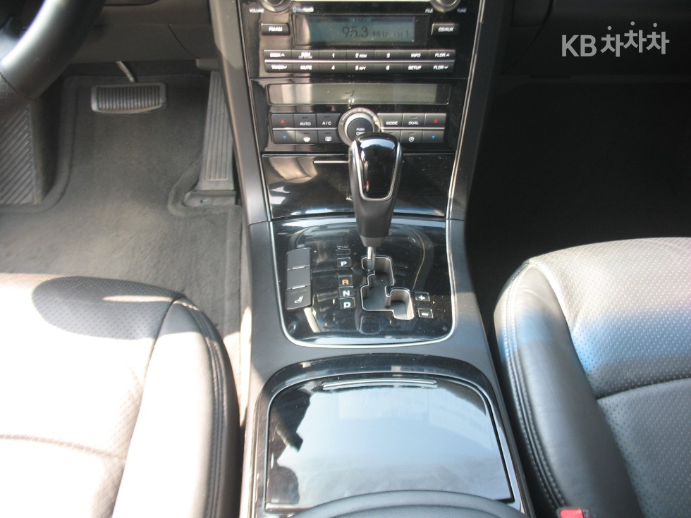 2010 - kia opirus
