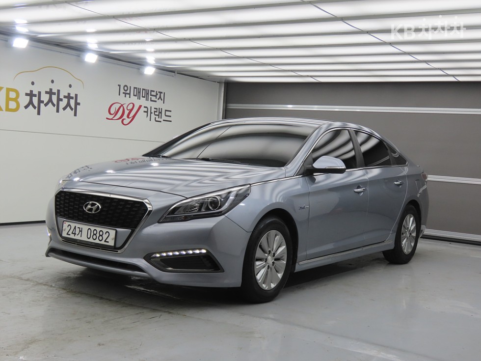 Hyundai LF쏘나타 하이브리드 2.0 HEV 모던 - фото 1