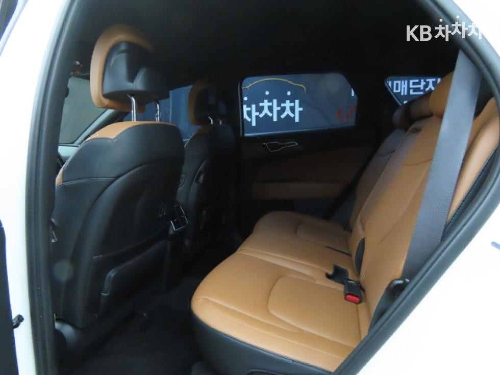 2022 - kia sportage