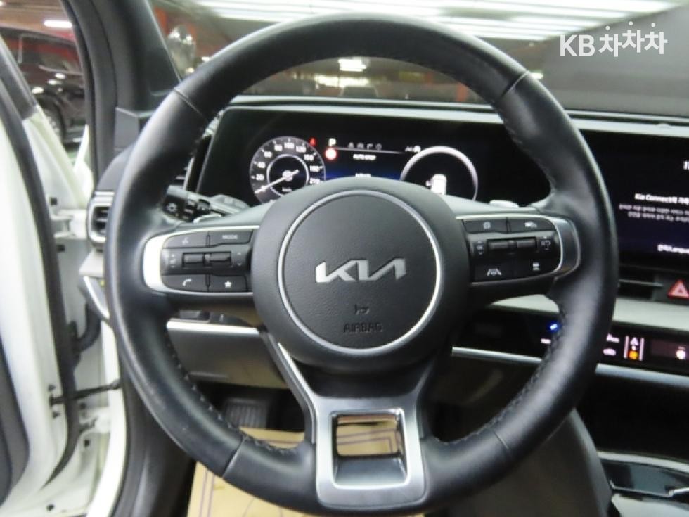 2022 - kia sportage