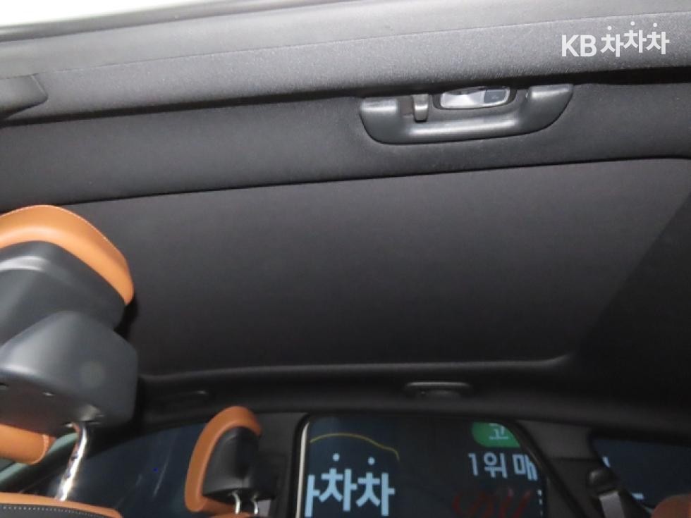 2022 - kia sportage