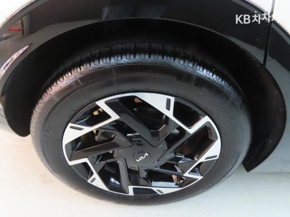 2022 - kia sportage