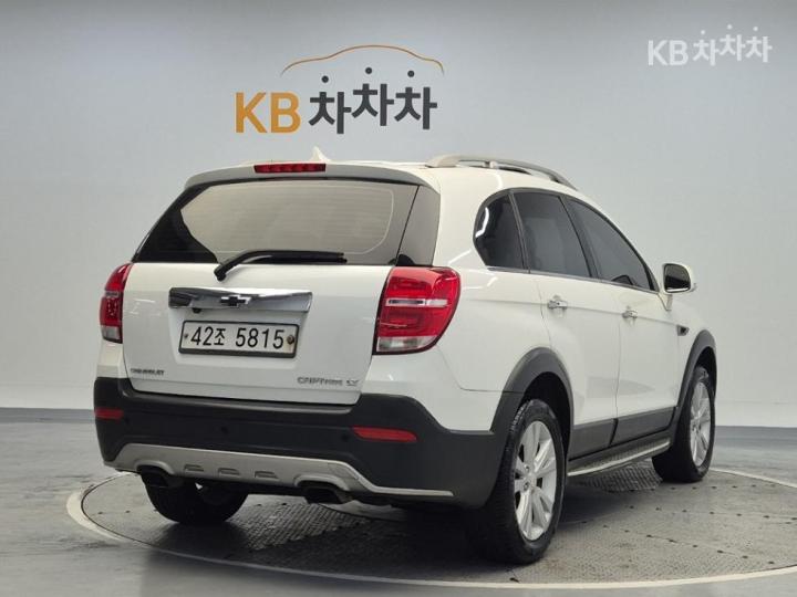 Chevrolet Captiva 2WD Dynamic Red 4