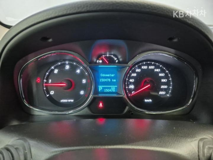 Chevrolet Captiva 2WD Dynamic Red 7