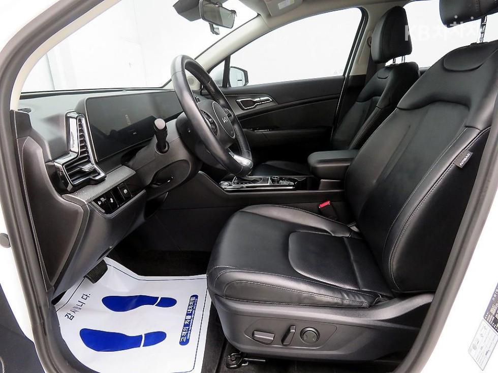 2022 - kia sportage