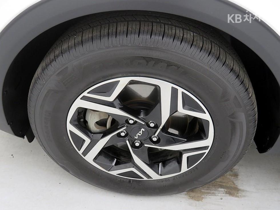 2022 - kia sportage